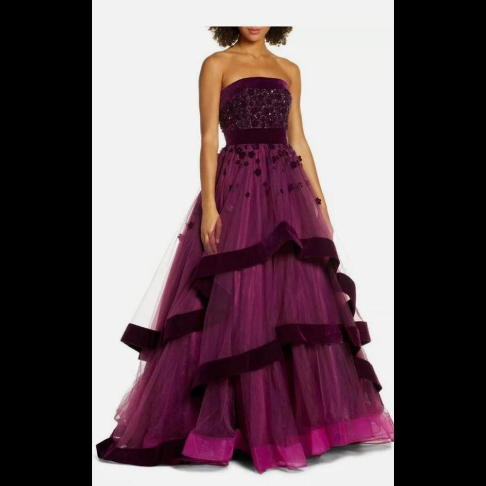 Dress mac duggal straples Tiered  Ballgown Burgundy size 12